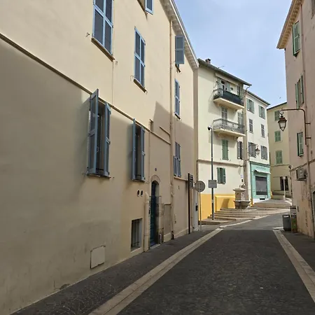 Les Suisses Zentral In Der Schoenen Altstadt Von Le Suquet 5 Min Zum Wlan Lejlighed Cannes